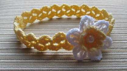 Crochet Baby Headband with a White Daffodil