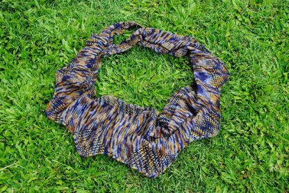 Crocodilian Shawlette