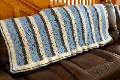 Classy Crochet Textured Blanket in Blue