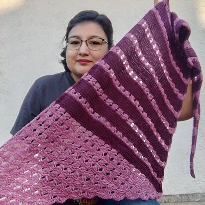 Besos y Abrazos Shawl