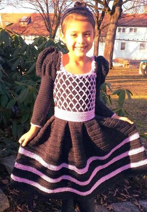 Princess Ansleigh's Sweet Heart Dress - Size 4/5 Girls