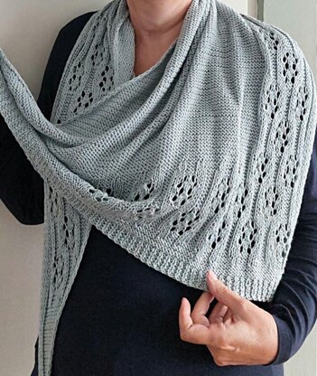 Bergenia shawl