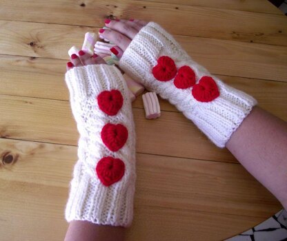 Queen of Hearts Fingerless Mitts