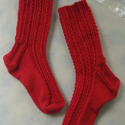 Lady In Red, Socks - knitting pattern