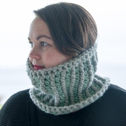 Stella Mini Cowl