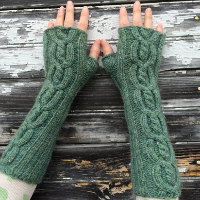 Dancing Lobster Mitts - knitting pattern