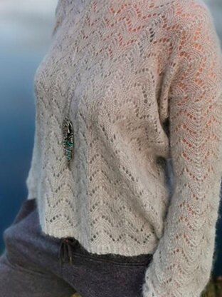 Akebia sweater