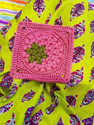 84 Flower Round Square motif