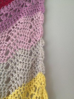 Bubblegum shawl