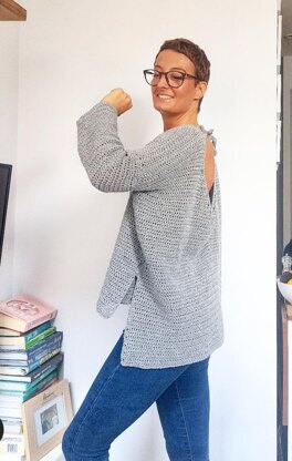 Backless crochet sweater