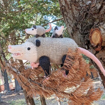 Opossum Family - knitting pattern