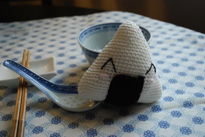 Free crochet pattern : little onigiri