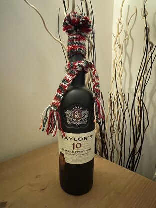 Christmas Bottle Topper Set Knitting Pattern