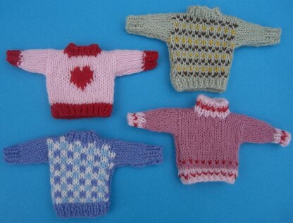 HMC47 Dolls house scale sweaters