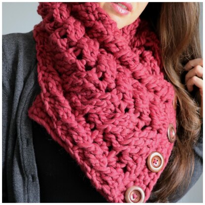 Caitlin's Cabled Cowl