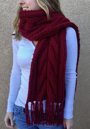 Chunky Cable Knit Fringed Scarf