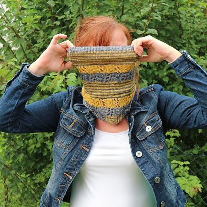 Striping Cowl