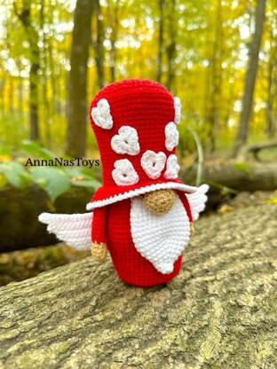 Gnome red Valentine with wings