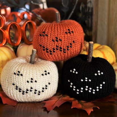 Knit Jack- O' -Lantern