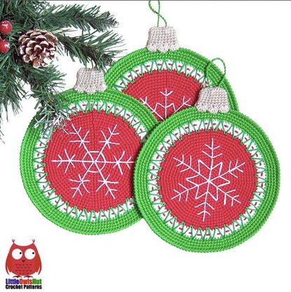 182 Christmas Baubles decor or potholder