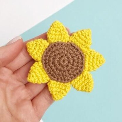 Sunflower crochet pattern keyring Amigurumi flower keychain Bag charm Crochet car mirror hanging