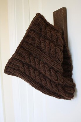 Simple Cabled Cowl