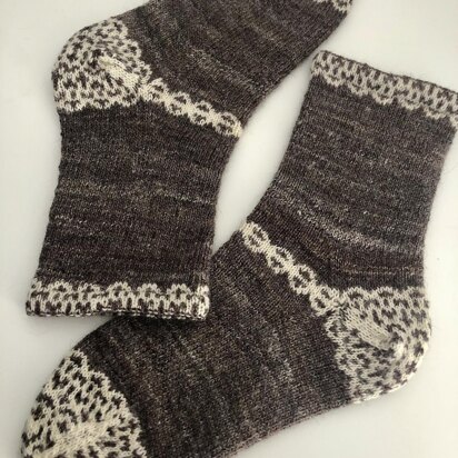 Laceline Socks - knitting pattern