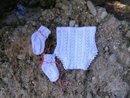 Sweet Clover Baby Knickers & Bootees