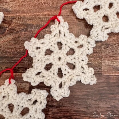 Snowflake Snowflake – Ornament & Garland