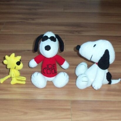 Beagle and Bird With Cool Versions - knitting pattern