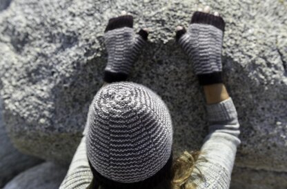 Sequences Hat and Mitts