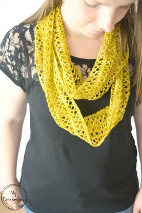 Sunny Lace Cowl