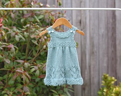 P22 Sundress with Tulip Flowers