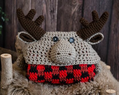 Hooded Woodland Moose Blanket