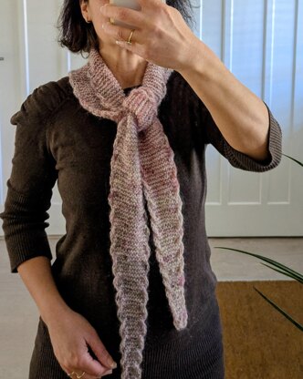 Scalloped Mini Scarf and Shawl