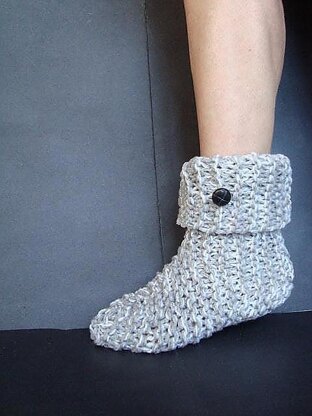 371, KNITTED WOOLY BOOT SLIPPERS, newborn to adult