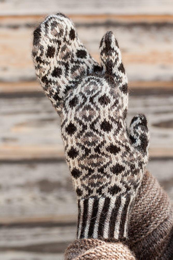 Vera Marguerite Mittens Knitting pattern by Susan Gibbs | Knitting