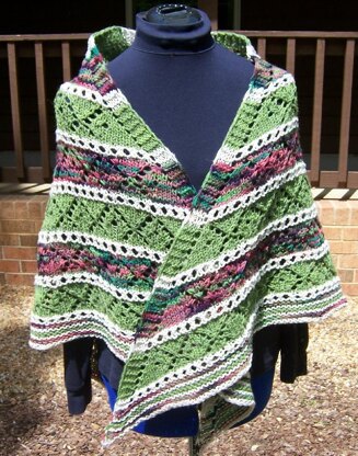 Hugs 'n' Kisses shawl
