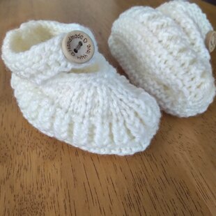 New born hat and booties
