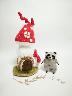 Toy Little Cute Raccoon  With Mushroom House