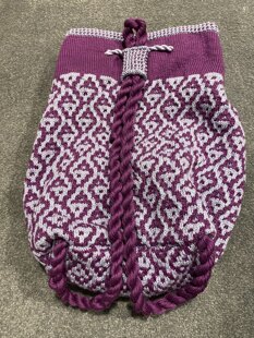 Yin & Yang knitted bag