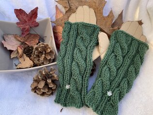 Cable wristwarmers
