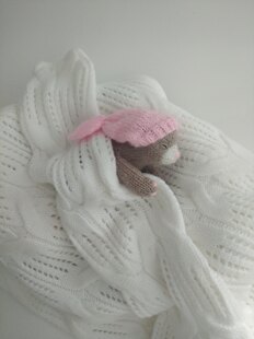 Knitting pattern for a little kitten