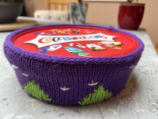 Christmas Celebrations/Quality Street/Roses tub cover