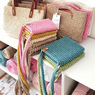 SPRING POP BAG – THE SPRING TREND YOU’LL SEE EVERYWHERE