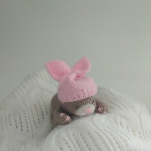 Knitting pattern for a little kitten