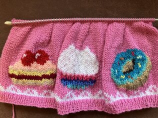 Large girls sweets cakey cat hat