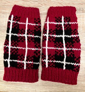 Traitors Tartan / Lumberjack Style Fingerless Gloves / Wrist warmers