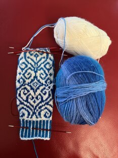 TAllULAHS HEART MITTENS.