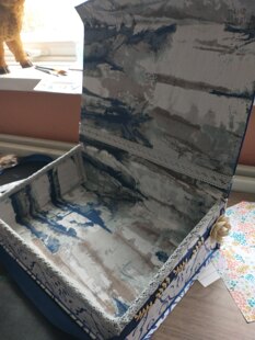 Movable writing desk